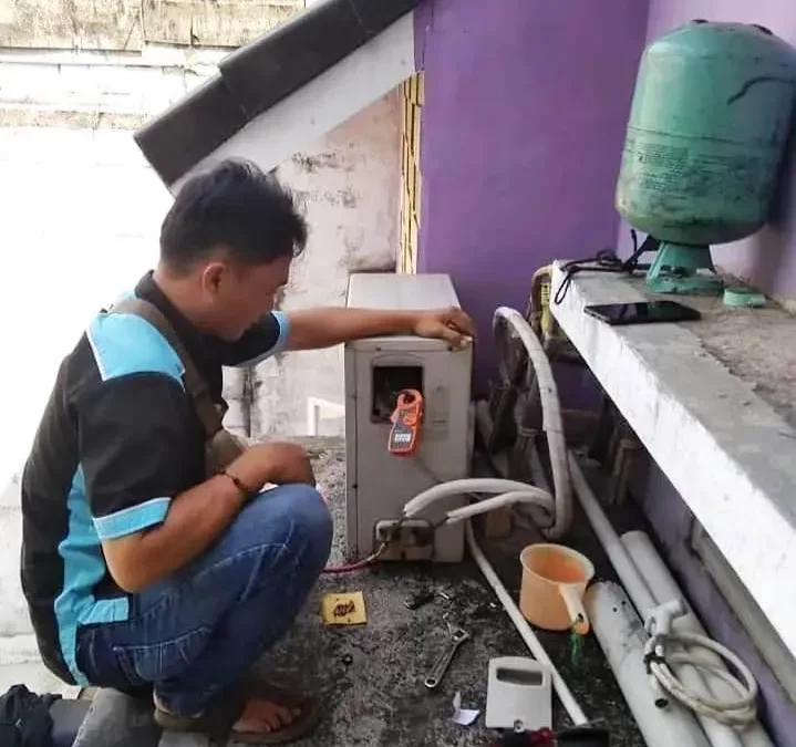 Teknik Surajaya memberikan jasa perbaikan AC yang handal dan ahli pada Jakarta Timur